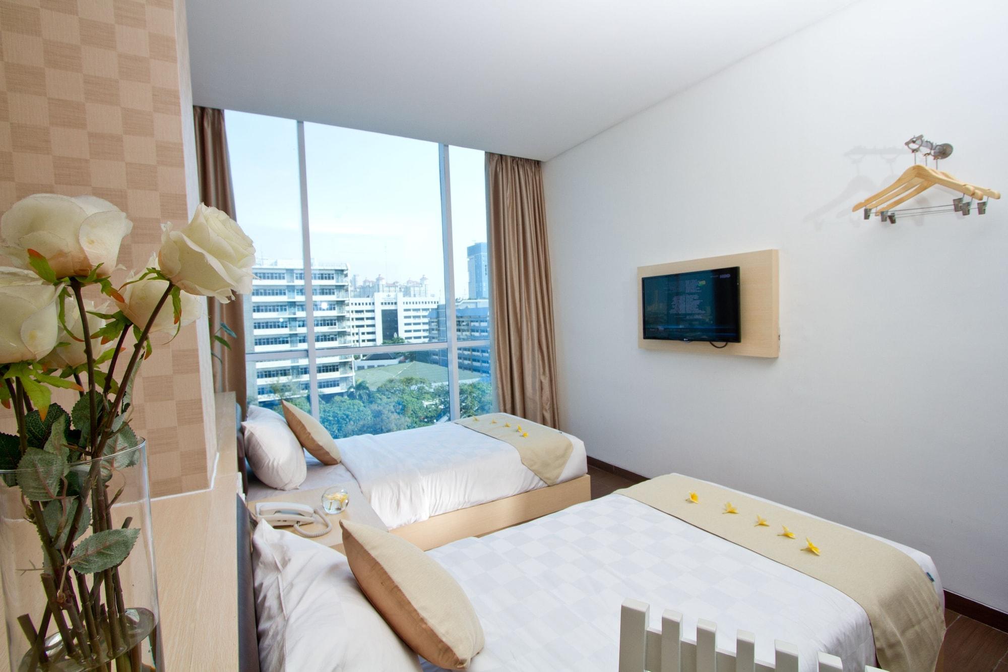 Hotel 88 Grogol Jakarta By Wh Экстерьер фото