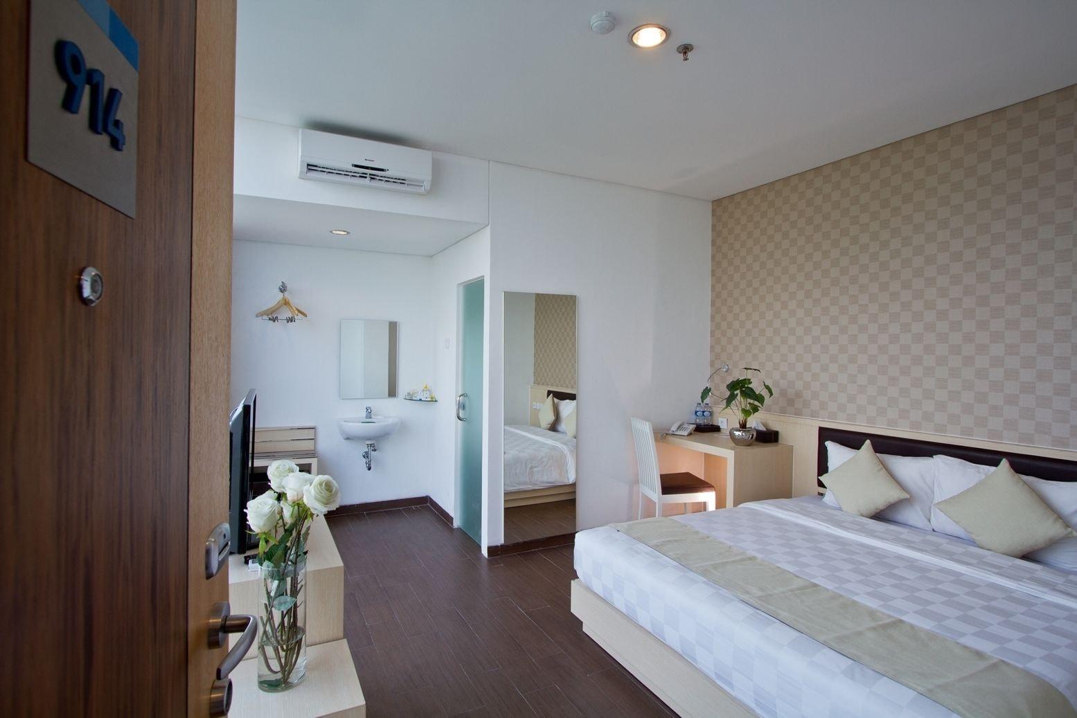 Hotel 88 Grogol Jakarta By Wh Экстерьер фото