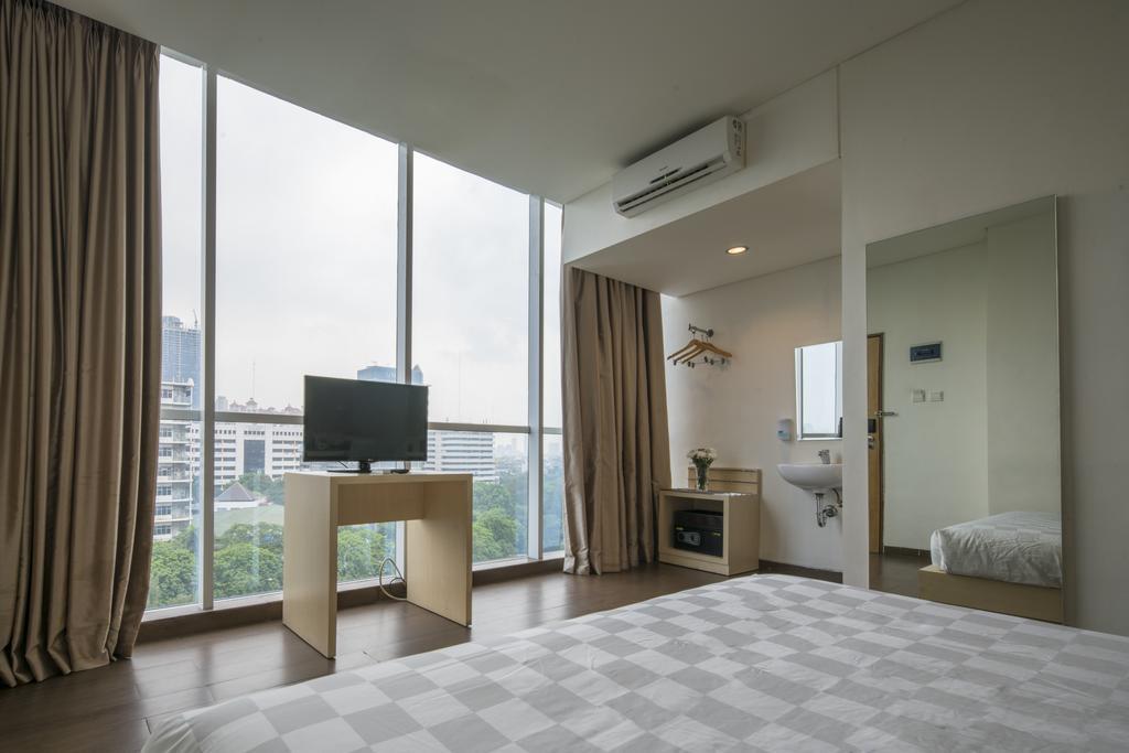 Hotel 88 Grogol Jakarta By Wh Экстерьер фото