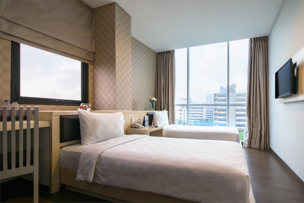 Hotel 88 Grogol Jakarta By Wh Экстерьер фото