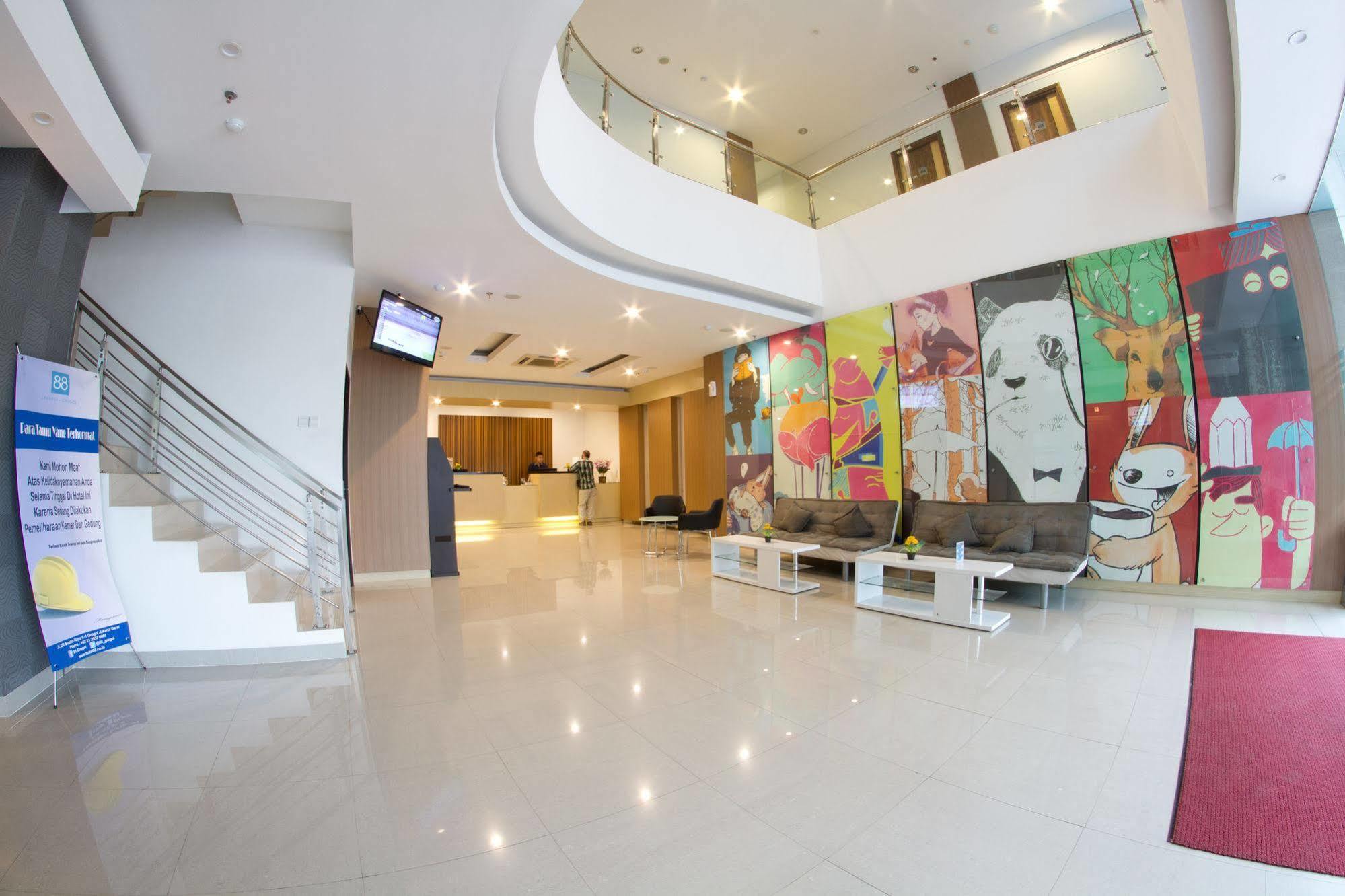Hotel 88 Grogol Jakarta By Wh Экстерьер фото