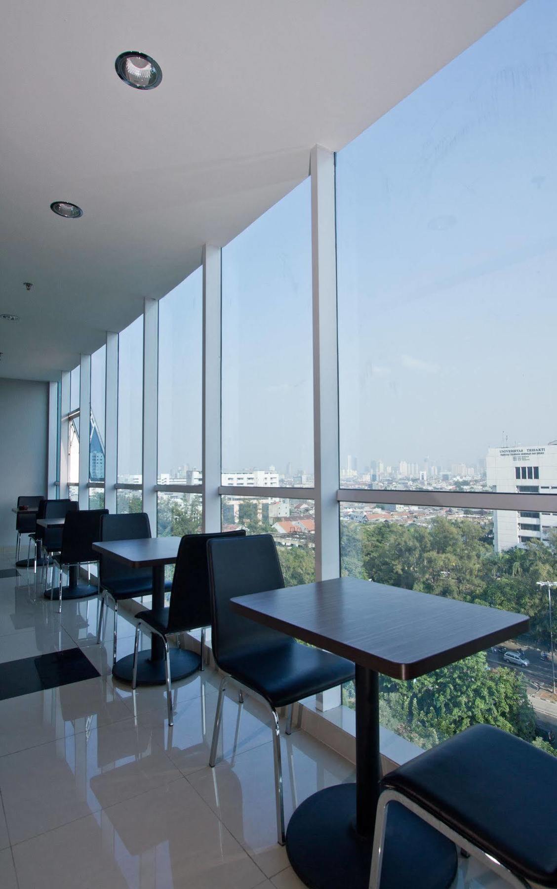 Hotel 88 Grogol Jakarta By Wh Экстерьер фото